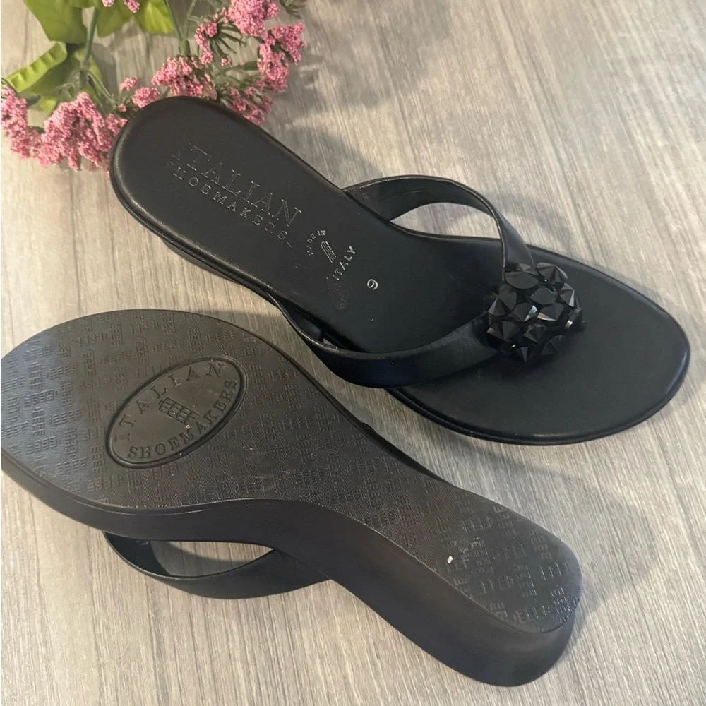 Italian Shoemaker Women's Sandals Beaded Accent Thong Black  Size 9 - Picture 3 of 5